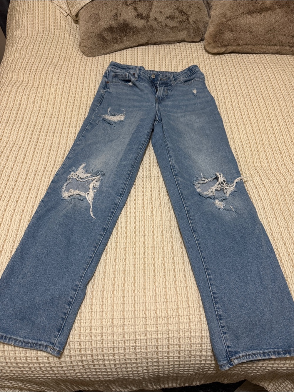 Old Navy Distressed Straight-Leg Jeans - Medium Blue